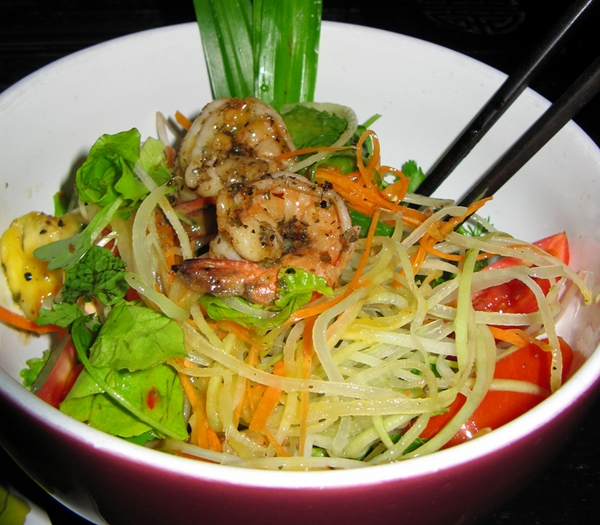 Green papaya salad with shrimp, MangoRooms, Hoi An